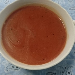生クリームで濃厚！トマトスープ